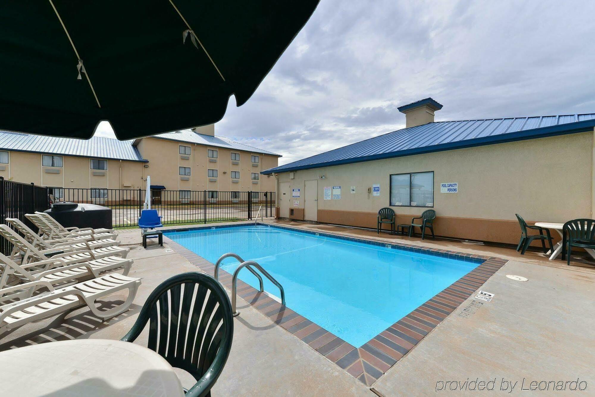 Executive Inn And Suites Wichita Falls Exterior photo